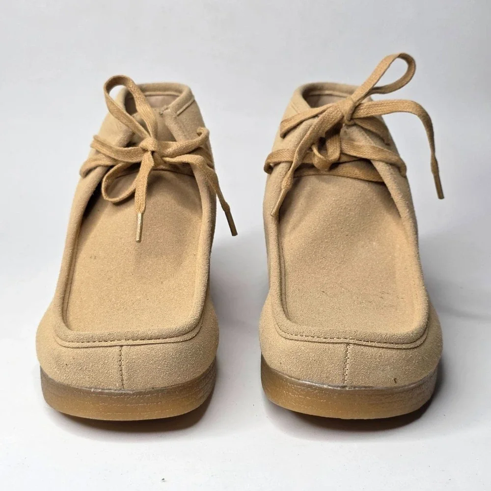 Amazon Essentials Men's Ankle Chukka Boots Size 9 Beige Faux Suede Lace Up Shoes